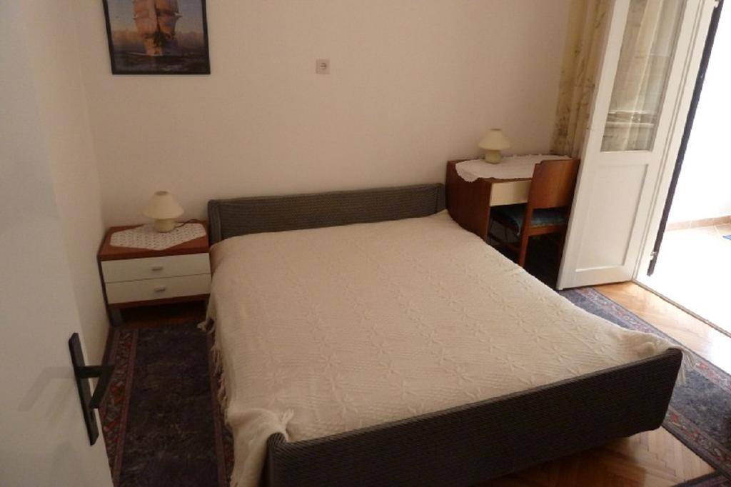 Apartments Indira Lovište Rum bild